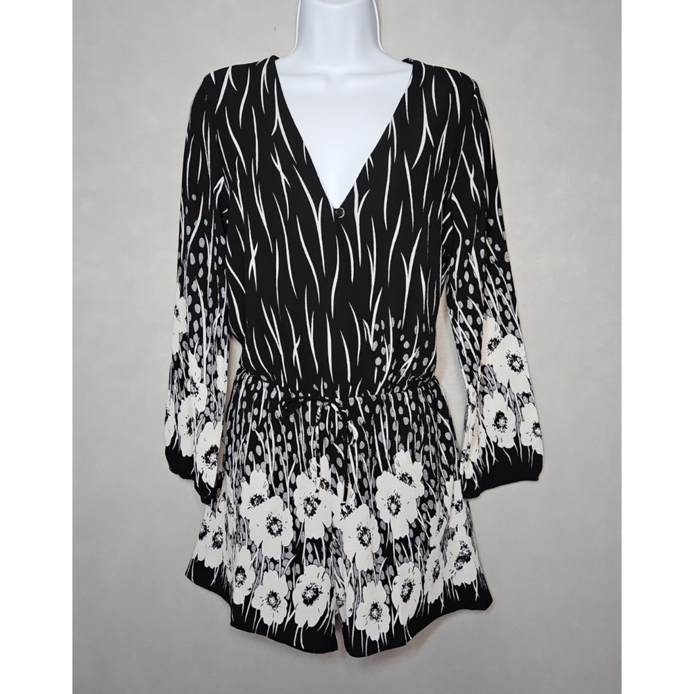 Fraiche by J Womens Black Floral Long Sleeve V Neck Romper Size Medium NWT